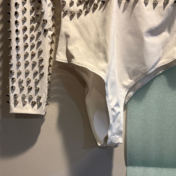 AKIRA Silver Spike Studded White Bodysuit Festival Clubwear - Picture 3 of 6